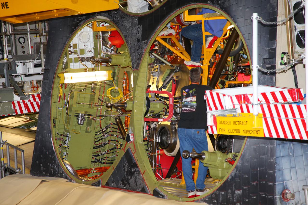 T&R Atlantis Final Engine Removal