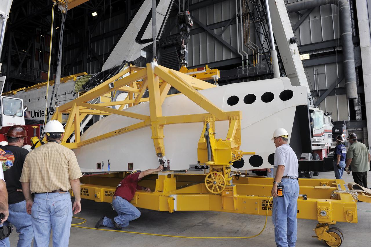 T&R Endeavour OMS Pod Mate Test for Smithsonian Operations