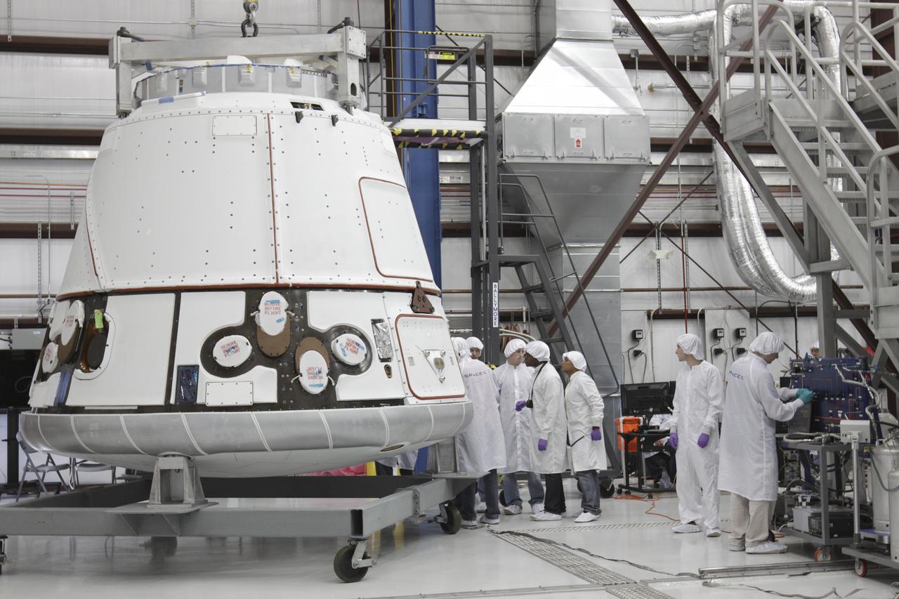 SPACE X Capsule Lift & Mate to Cargo Ring