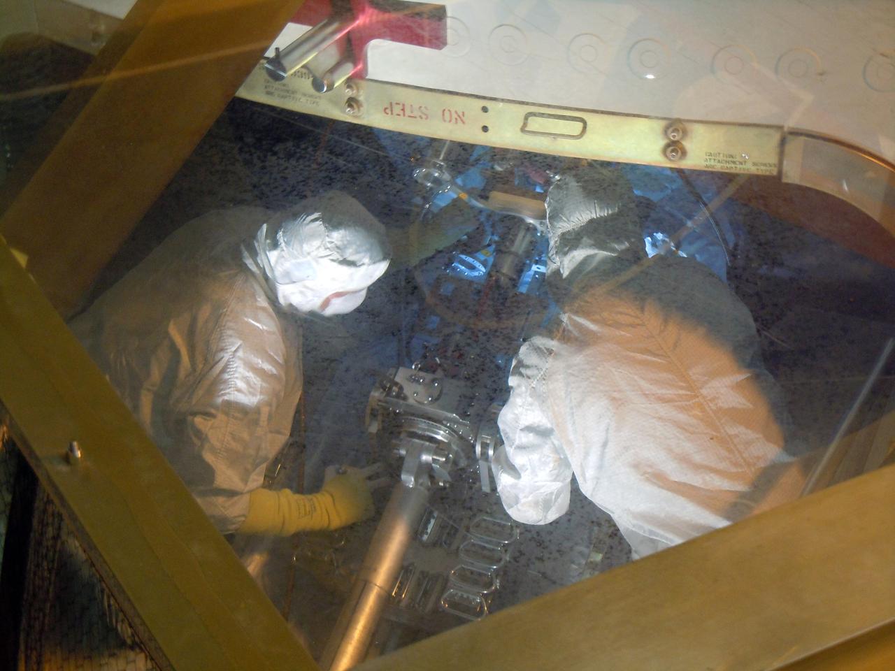 MMRTG Loaded into Spacecraft at VIF