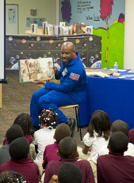 NASA image: Leland Melvin Meets with Elementary Students