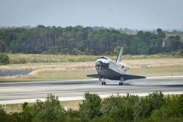 Discovery STS-133 Mission Landing