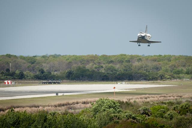Discovery STS-133 Mission Landing