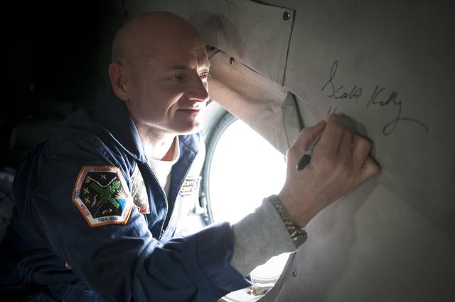 NASA image: Expedition 26 Soyuz Landing