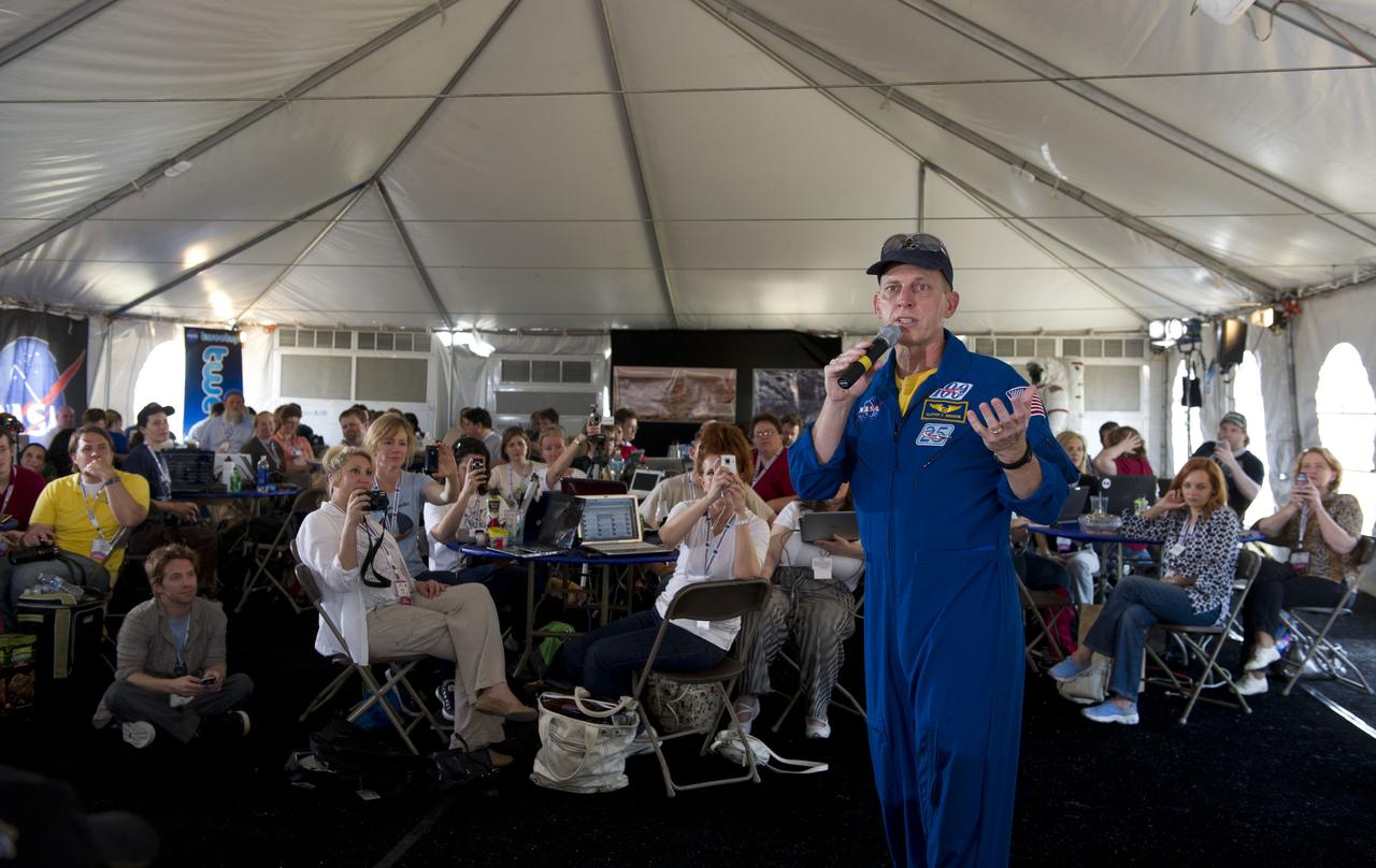NASA Astronaut Clay Anderson speaks to NASA Twitter followers during the STS-134 Tweetup, Thursday, April 28, 2011, at Kennedy Space Center in Cape Canaveral, Fla. About 150 NASA Twitter followers attended the event. Photo Credit: (NASA/Paul E. Alers)