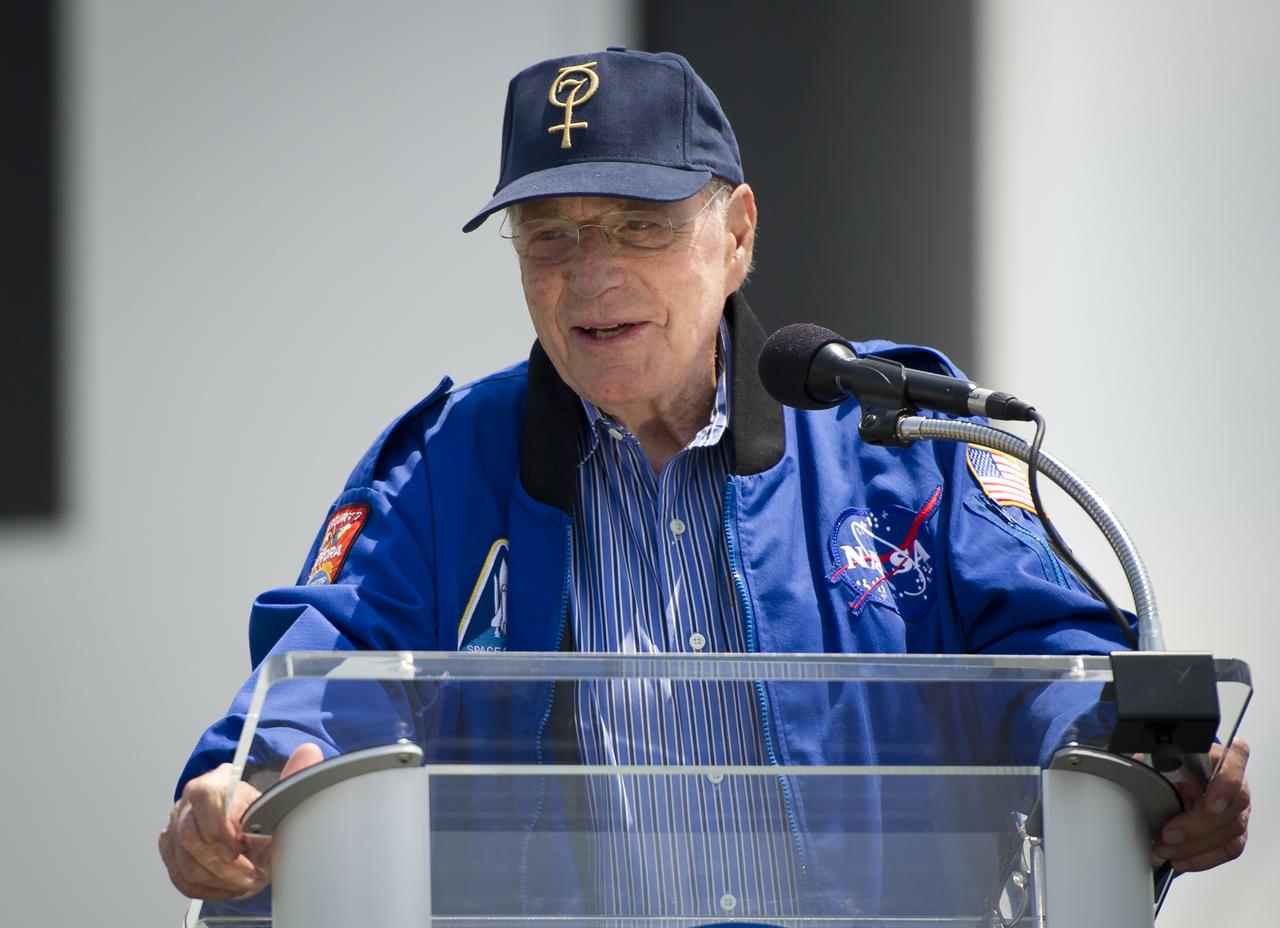 NASA Mercury Astronaut Scott Carpenter speaks during an unveiling ceremony of two USPS stamps that commemorate and celebrate 50 years of US Spaceflight and the MESSENGER program during an event, Wednesday, May 4, 2011 at the NASA Kennedy Space Center in Cape Canaveral, Fla.  One stamp commemorates NASA’s Project Mercury, America’s first manned spaceflight program, and NASA astronaut Alan Shepard’s historic flight on May 5, 1961, aboard spacecraft Freedom 7.  The other stamp draws attention to NASA’s unmanned MESSENGER mission, a scientific investigation of the planet Mercury. On March 17, 2011, MESSENGER became the first spacecraft to enter into orbit around Mercury. Photo Credit: (NASA/Bill Ingalls)