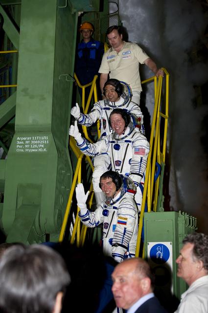 Expedition 28 Preflight