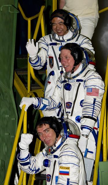 Expedition 28 Preflight