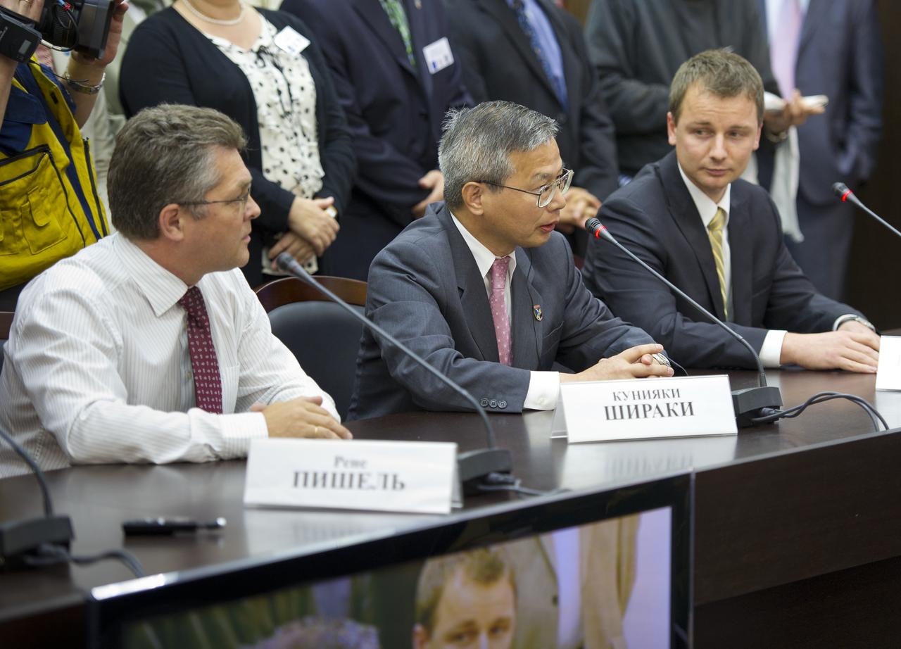 Kuniaki Shiraki, President of the Japan Aerospace Exploration Agency (JAXA), center, answers a reporter’s question during a Soyuz post-docking press conference at the Russian Mission Control Center in Korolev, Russia on Friday, June 10, 2011. The Soyuz TMA-02M docked to the International Space Station carrying Expedition 28 Soyuz Commander Sergei Volkov, NASA Flight Engineer Mike Fossum and JAXA (Japanase Aerospace Exploration Agency) Flight Engineer Satoshi Furukawa.  Photo Credit: (NASA/Carla Cioffi)