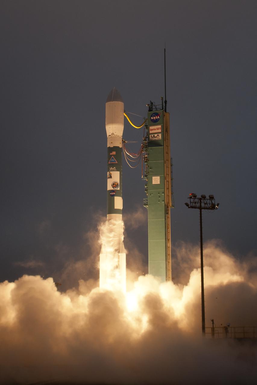 A Delta II rocket launches with the Aquarius/SAC-D spacecraft payload from Space Launch Complex 2 at Vandenberg Air Force Base, Calif. on Friday, June 10, 2011.   The joint U.S./Argentinian Aquarius/Satélite de Aplicaciones Científicas (SAC)-D mission will map the salinity at the ocean surface, information critical to improving our understanding of two major components of Earth's climate system: the water cycle and ocean circulation. Photo Credit: (NASA/Bill Ingalls)