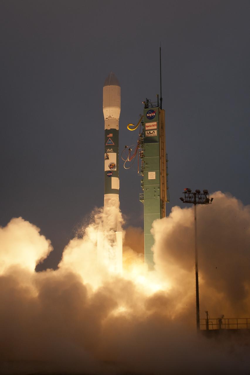 A Delta II rocket launches with the Aquarius/SAC-D spacecraft payload from Space Launch Complex 2 at Vandenberg Air Force Base, Calif. on Friday, June 10, 2011.   The joint U.S./Argentinian Aquarius/Satélite de Aplicaciones Científicas (SAC)-D mission will map the salinity at the ocean surface, information critical to improving our understanding of two major components of Earth's climate system: the water cycle and ocean circulation. Photo Credit: (NASA/Bill Ingalls)