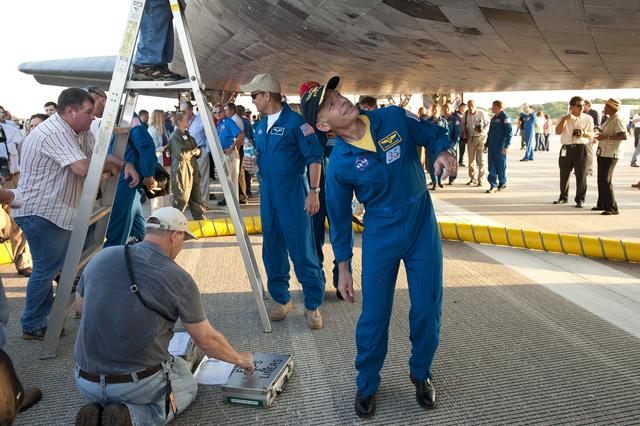 NASA image: STS-135 Atlantis Landing
