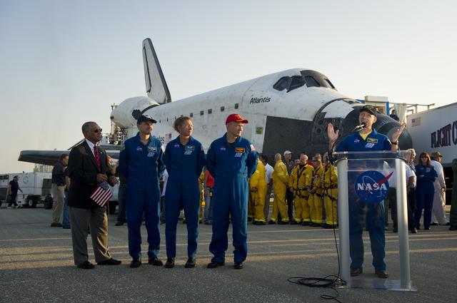 NASA image: STS-135 Atlantis Landing