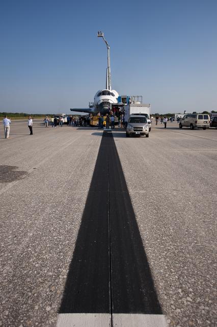 NASA image: STS-135 Atlantis Landing