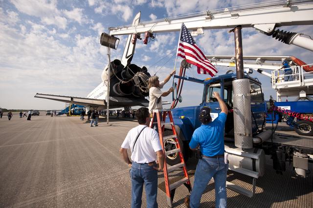 NASA image: STS-135 Atlantis Landing