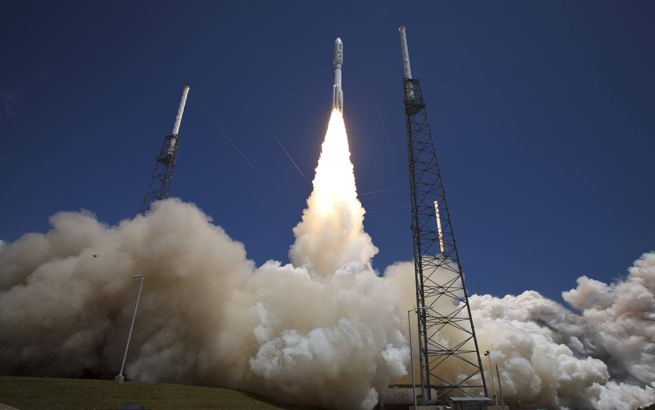 An Atlas V rocket launches with the Juno spacecraft payload from Space Launch Complex 41 at Cape Canaveral Air Force Station in Florida on Friday, August 5, 2011. The Juno spacecraft will make a five-year, 400-million-mile voyage to Jupiter, orbit the planet, investigate its origin and evolution with eight instruments to probe its internal structure and gravity field, measure water and ammonia in its atmosphere, map its powerful magnetic field and observe its intense auroras. Photo Credit: (NASA/Bill Ingalls)