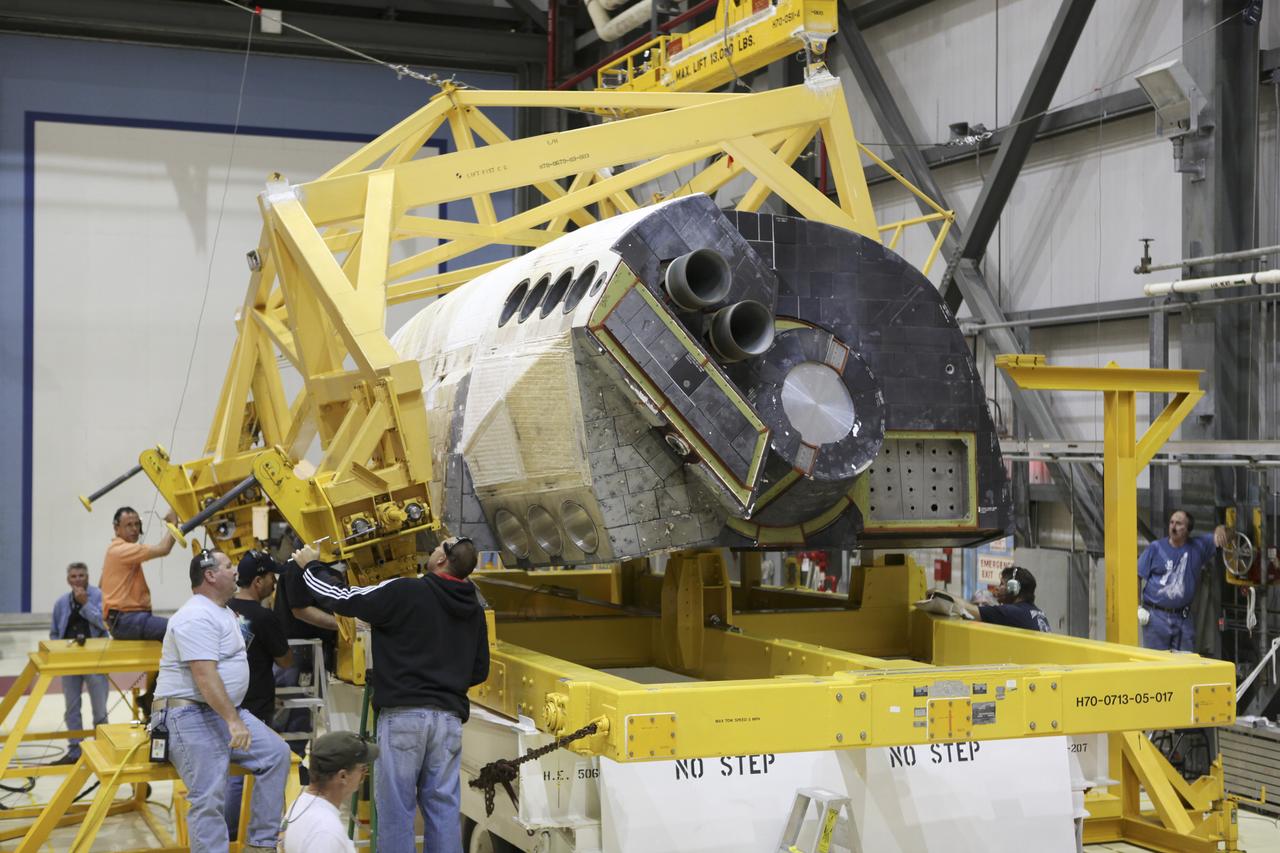 T&R Endeavour, LH Oms Pod Lift and Move for Installation