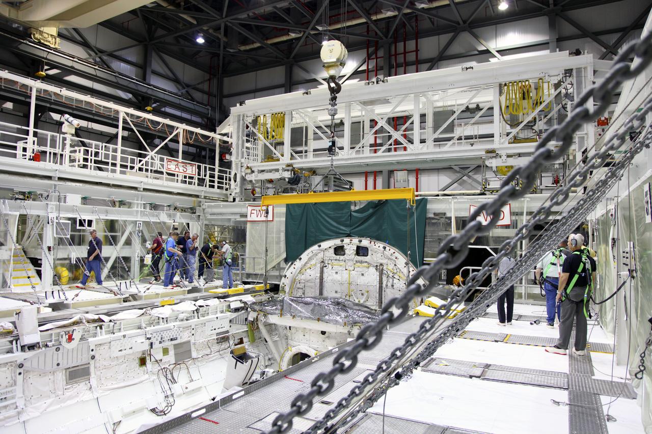 T&R Endeavour Airlock Removal