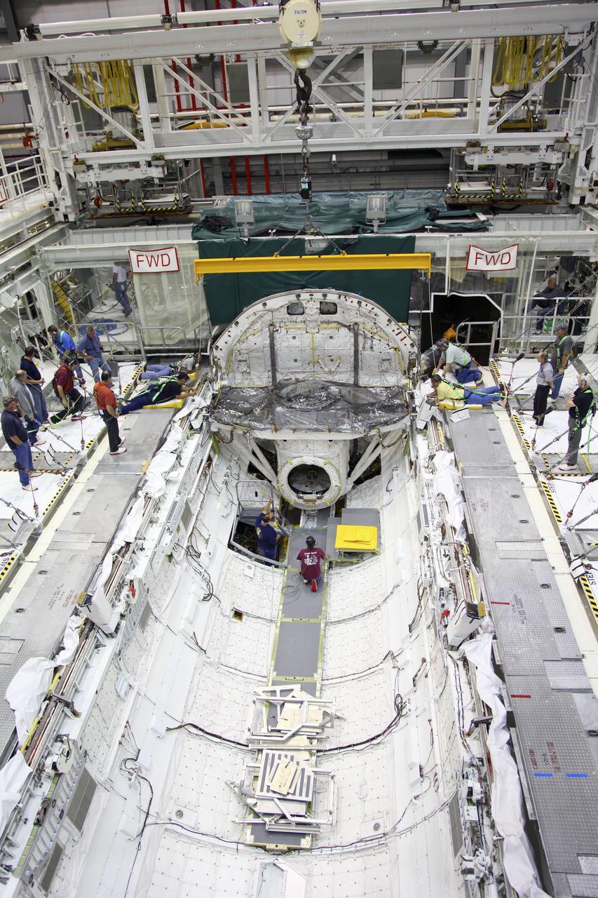 T&R Endeavour Airlock Removal