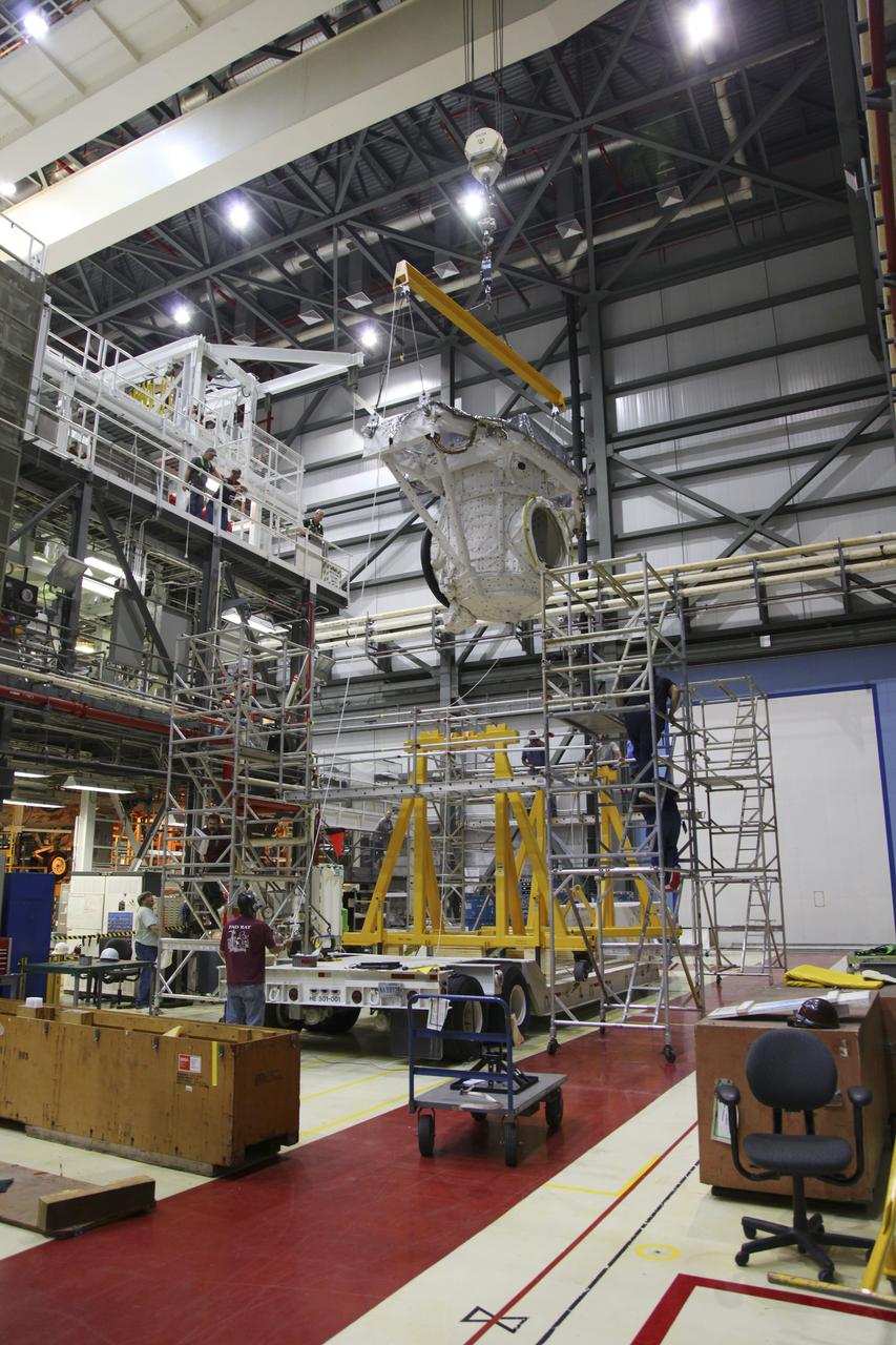 T&R Endeavour Airlock Removal