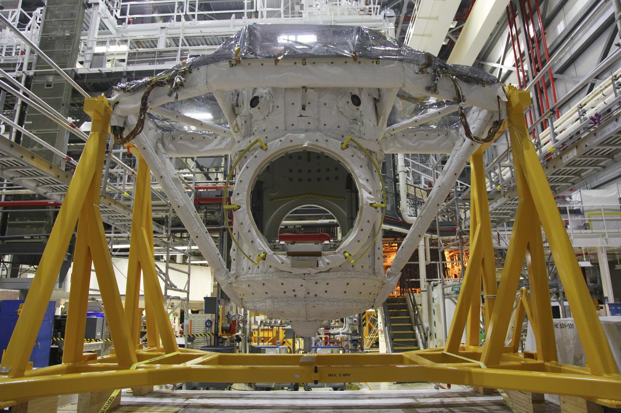 T&R Endeavour Airlock Removal