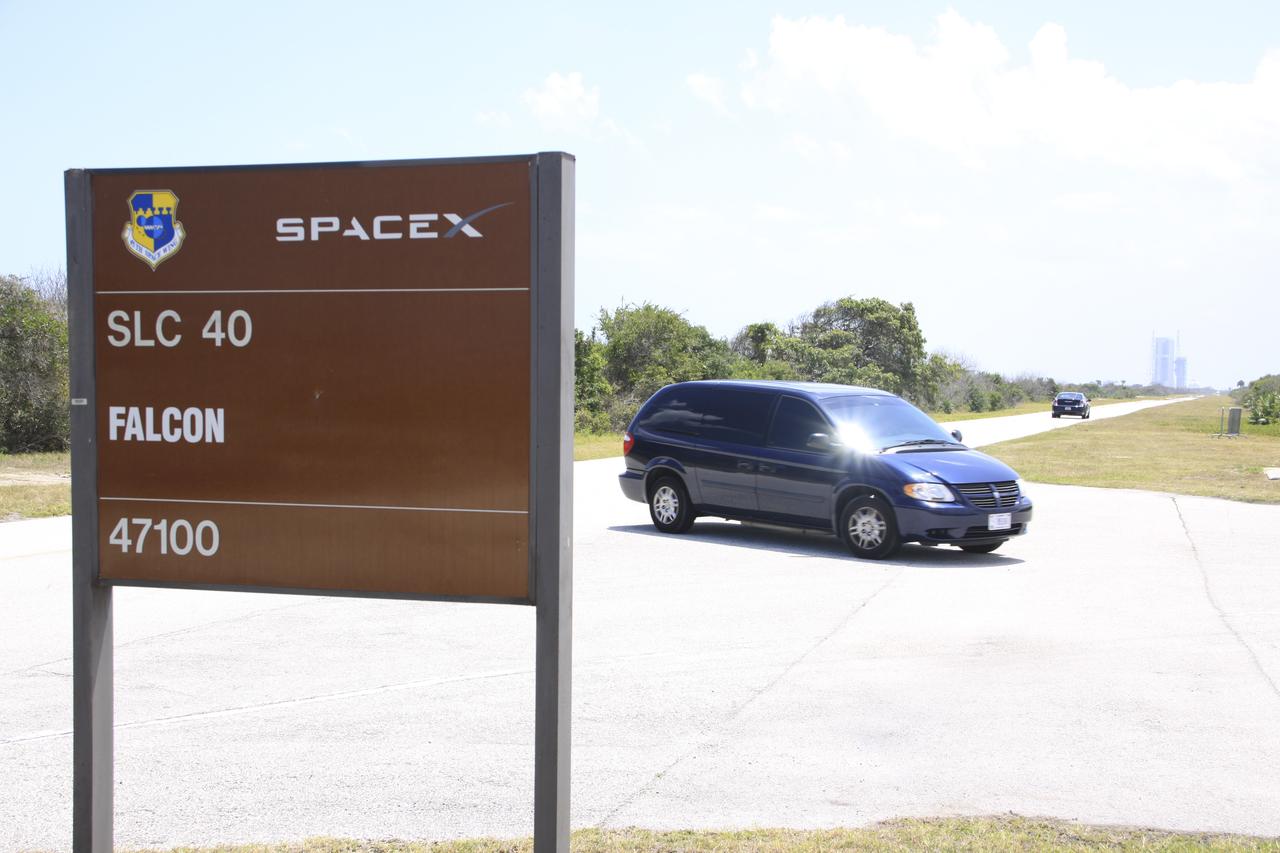 COTS-2 Cold Storage Nanorack Experiment Packaging for Dragon Capsule take from SSPF to Pad 40