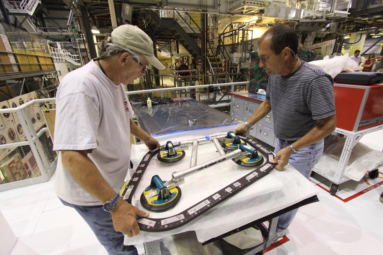 T&R/Atlantis, Window #4 installation and Inspection