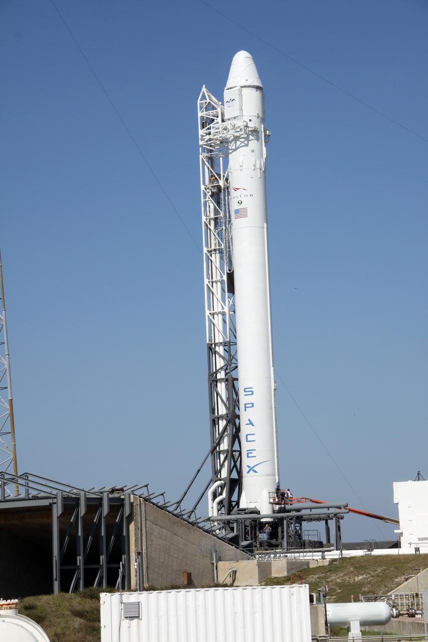 SpaceX Falcon 9/COTS 2 on Pad 40 during Remote Camera Set-up