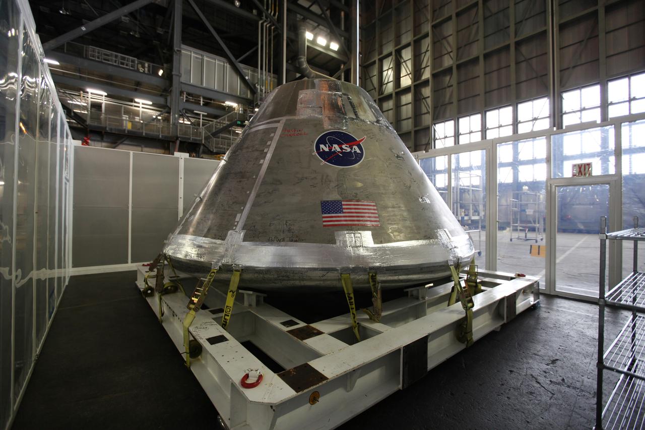 ORION Mock-up, Testing of Clean Room in High Bay 3