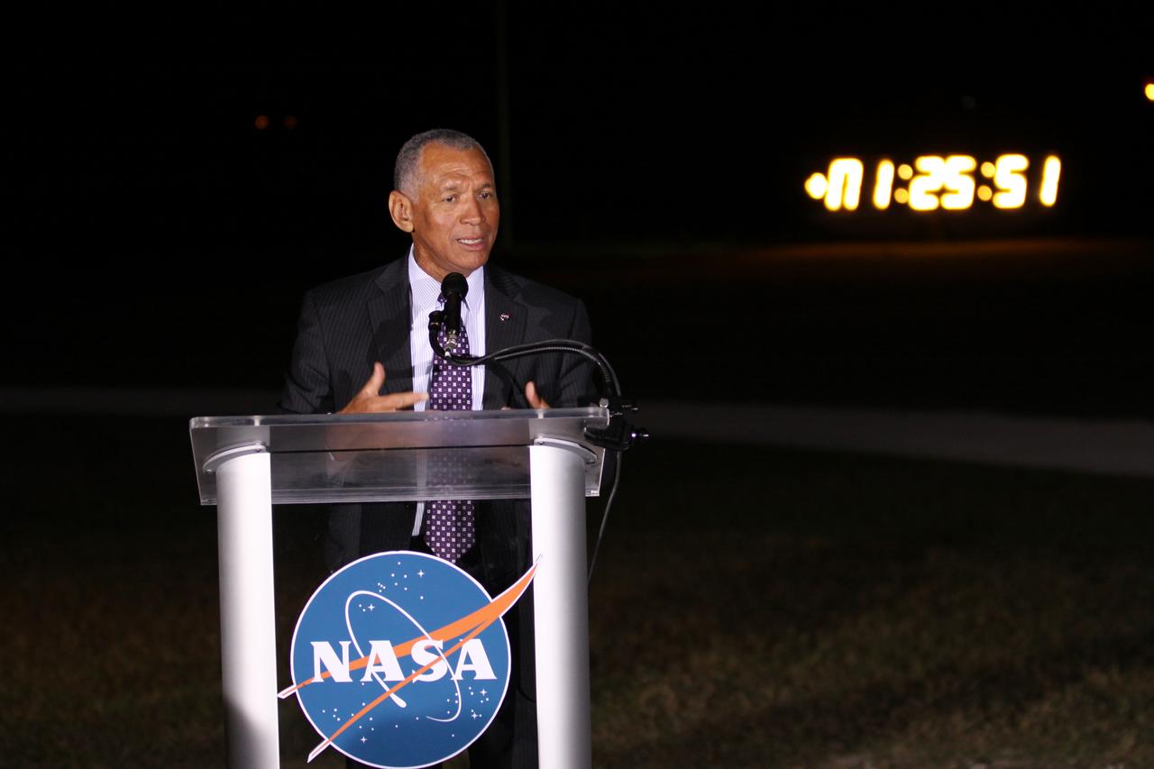 SpaceX Falcon 9/COTS 2 - Charles Bolden talks to the media after launch