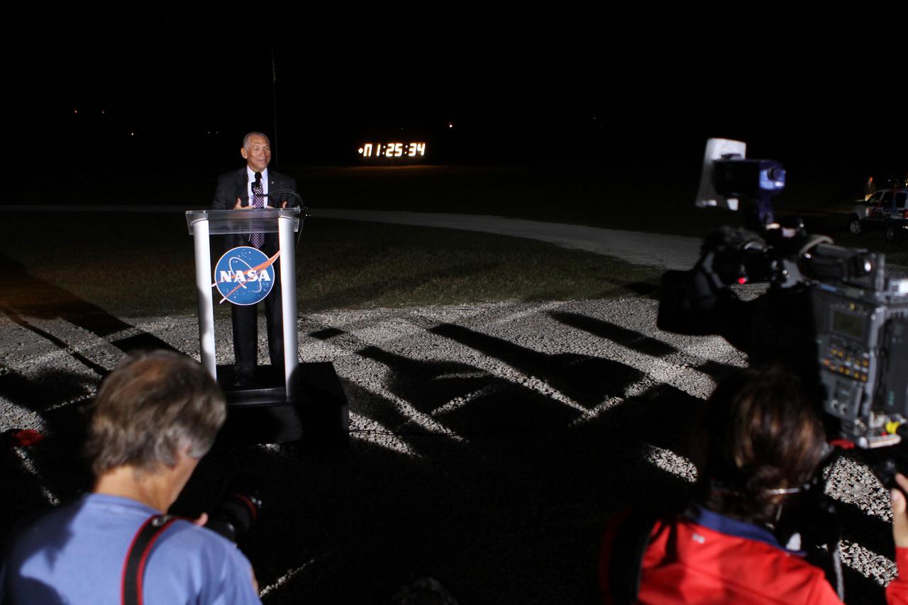 SpaceX Falcon 9/COTS 2, Charles Bolden talks to the media after launch