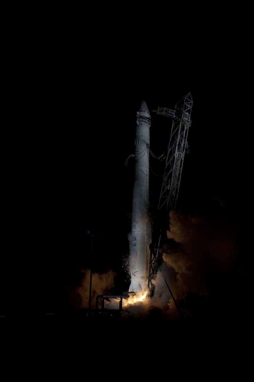 SpaceX Falcon 9/COTS 2 Launch, DD023-203