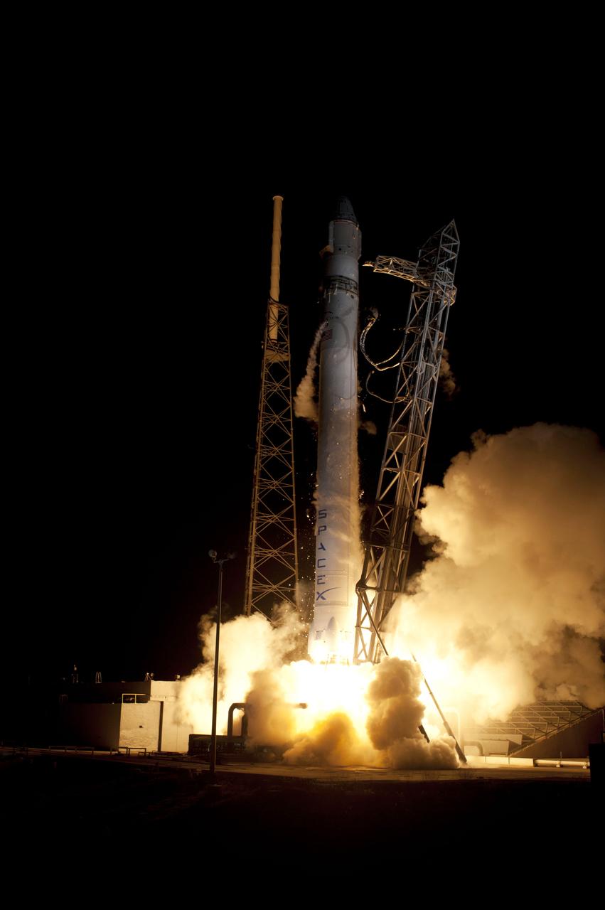 SpaceX Falcon 9/COTS 2 Launch, DD023-203