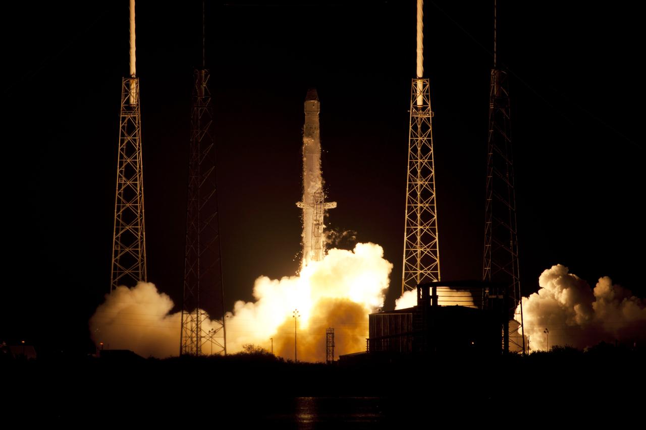 SpaceX Falcon 9/COTS 2 Launch, DD026-203