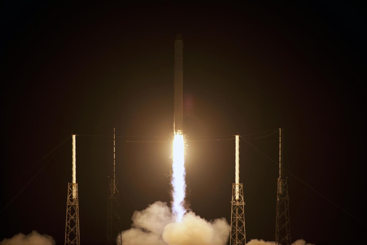 SpaceX Falcon 9/COTS 2 Launch, DD026-203