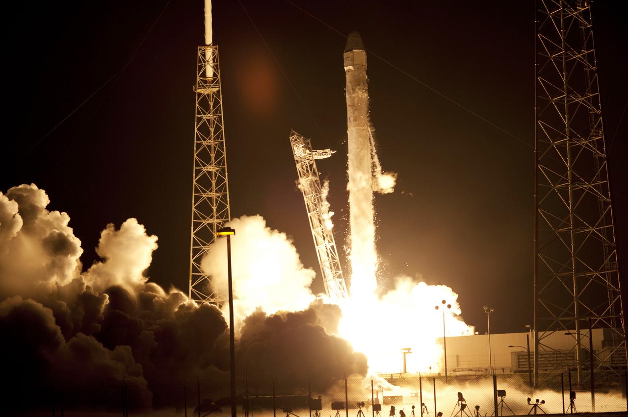 SpaceX Falcon 9/COTS 2 Launch, DD029-203