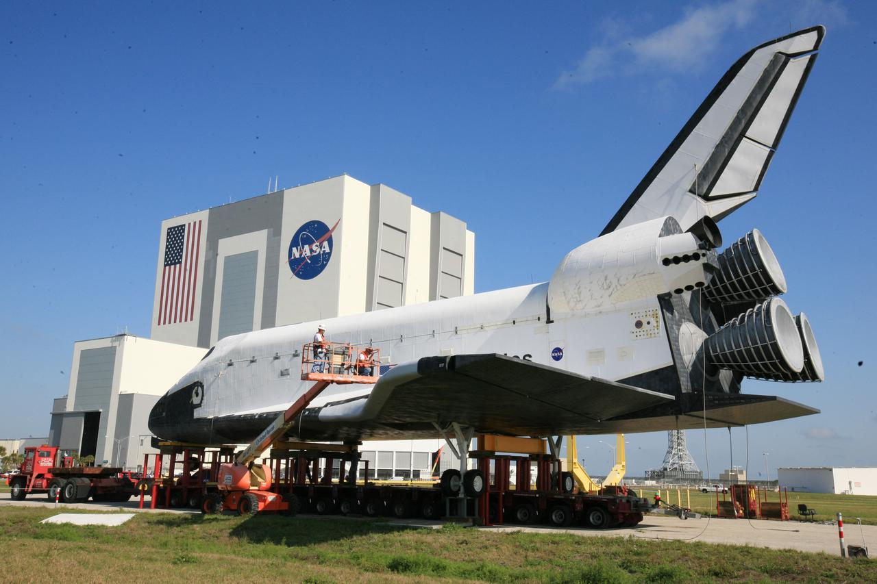 T&R - Work on Shuttle Replica to Prepare for transport to JSC