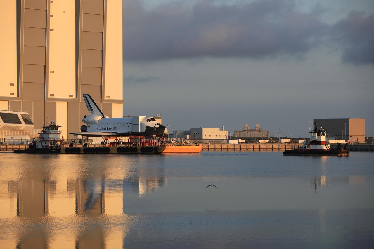 Shuttle Replica (High Fidelity) from Turn Basin thru Port going to Texas