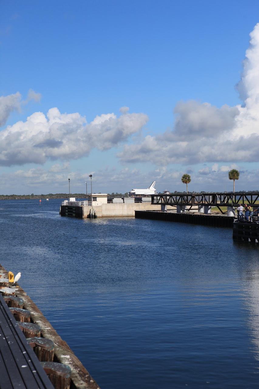 Shuttle Replica (High Fidelity) from Turn Basin thru Port going to Texas
