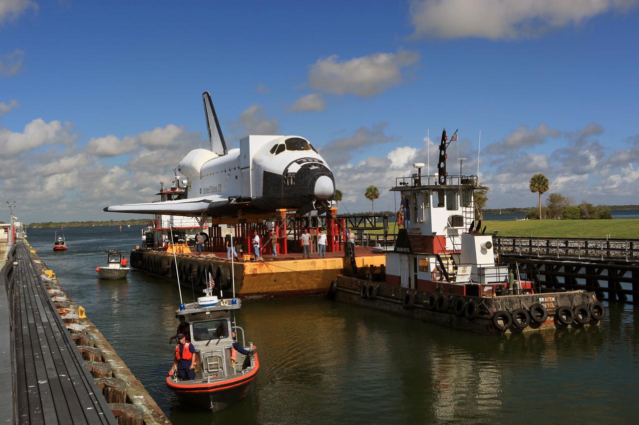 Shuttle Replica (High Fidelity) from Turn Basin thru Port going to Texas