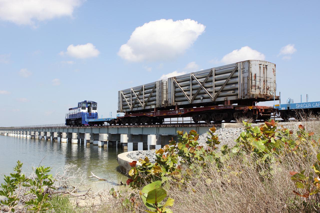 Train Leaves with Helium Tanks for Space X in Texas
