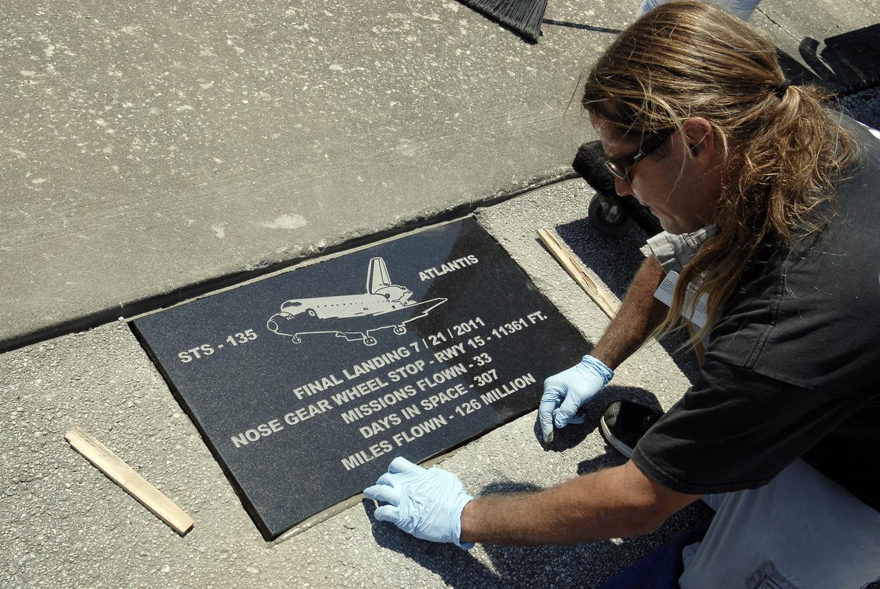 T&R - Wheel Stop Dedication Plaques