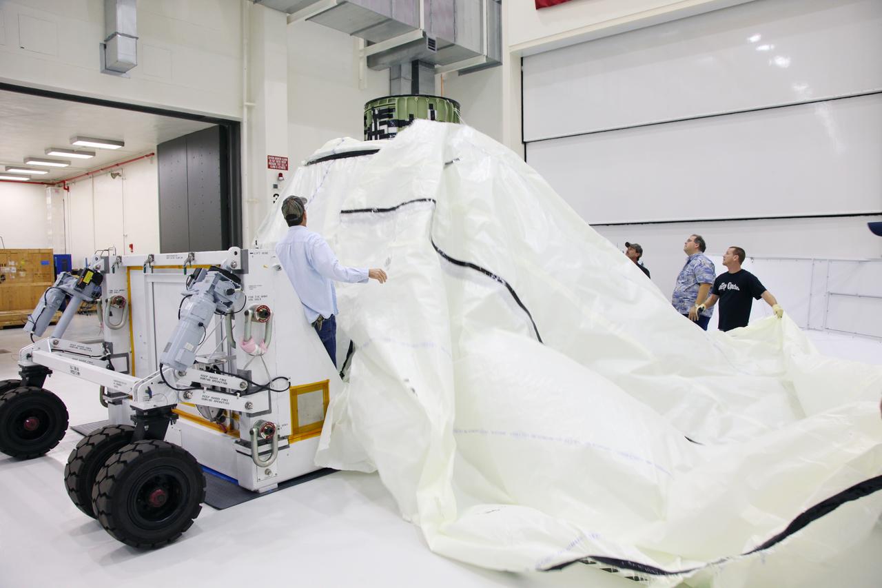 Orion EFT-1 Crew Module Being Uncrated