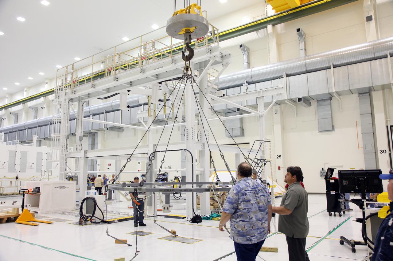 Orion EFT-1 Crew Module Being Uncrated