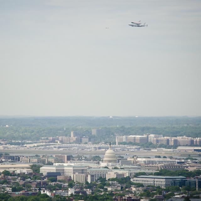 NASA image: Space Shuttle Discovery DC Fly-Over
