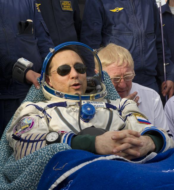 NASA image: Expedition 30 Landing