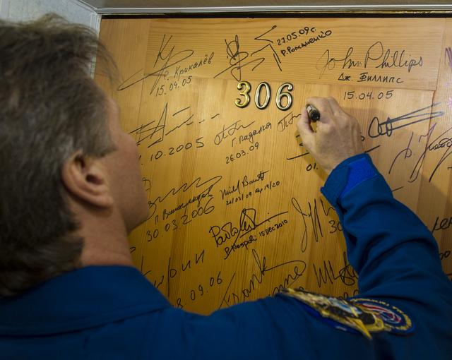 NASA image: Expedition 31 Crew Prepares For Launch