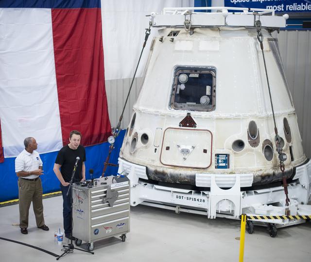 NASA image: SpaceX Dragon Cargo Transfer
