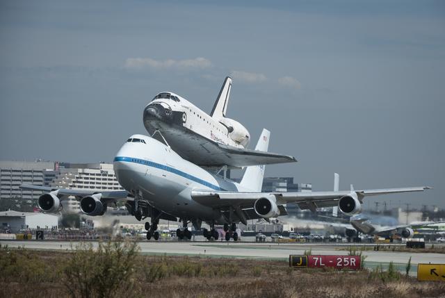 NASA image: Endeavour Lands at LAX