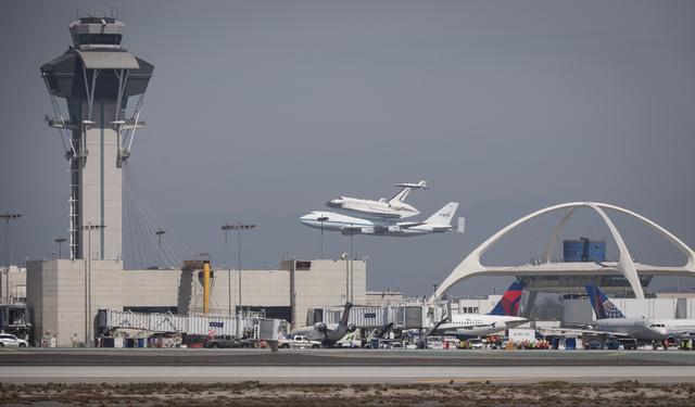 NASA image: Endeavour Lands at LAX